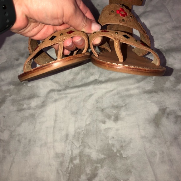 NWOB Soludos Western Embroidered Strap Sandals - Picture 3 of 8